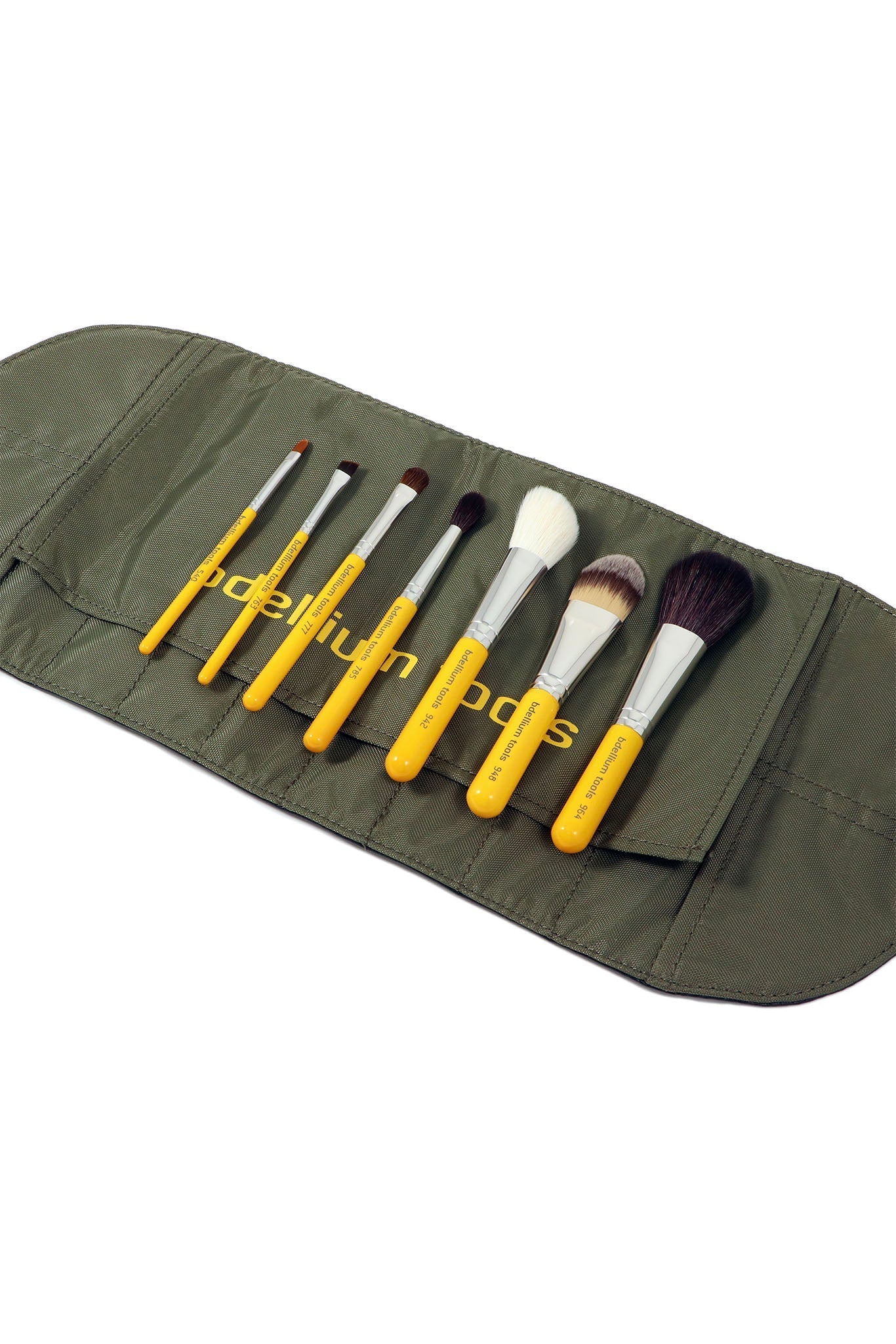 Travel Basic 7pc. Brush Set with Roll-up Pouch 2