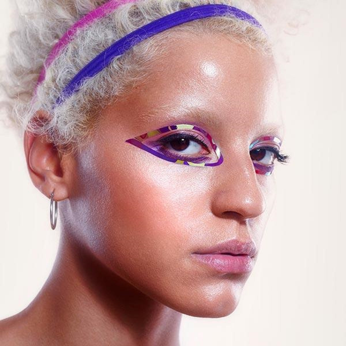 Eye Hugs Dazzle / Face Lace by Phyllis Cohen 4