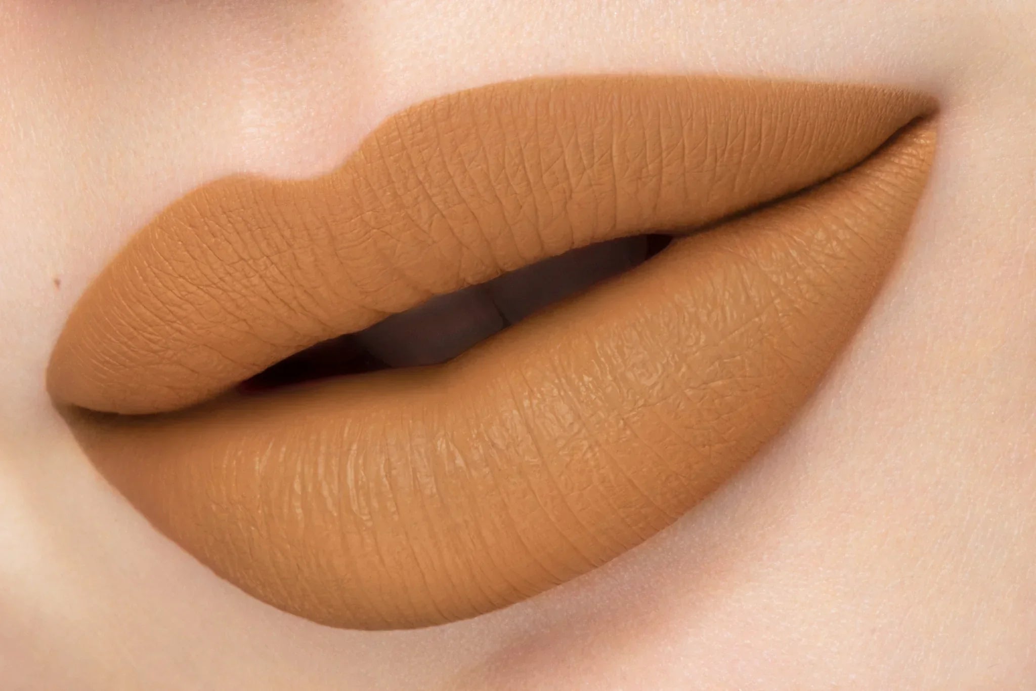 Liquid Set Lipstick Golden 1