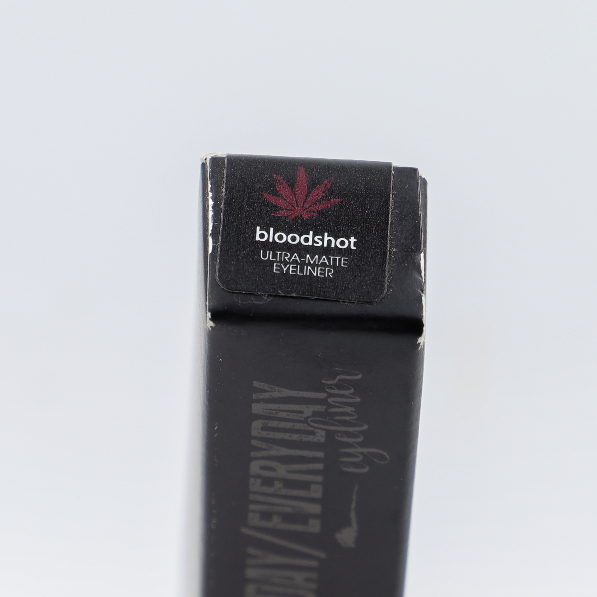 Ultra Matte Eyeliner Bloodshot 3