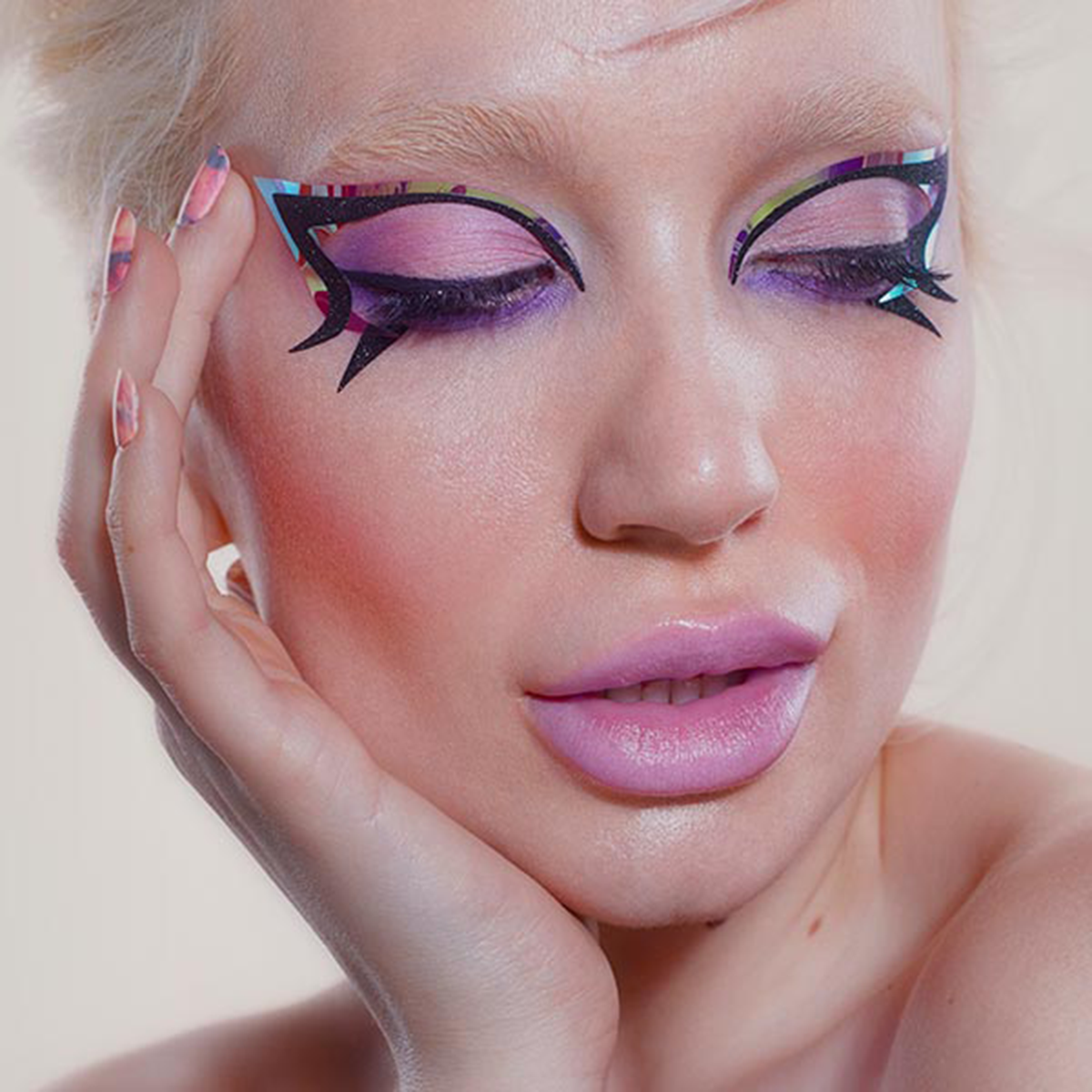 Zig Zag Liners / Face Lace by Phyllis Cohen 3
