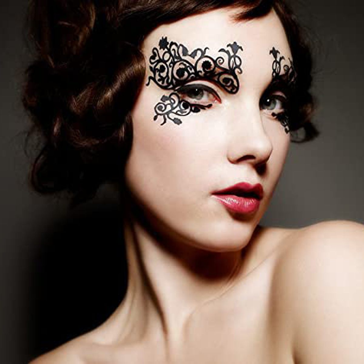 Fleurty / Face Lace by Phyllis Cohen 3