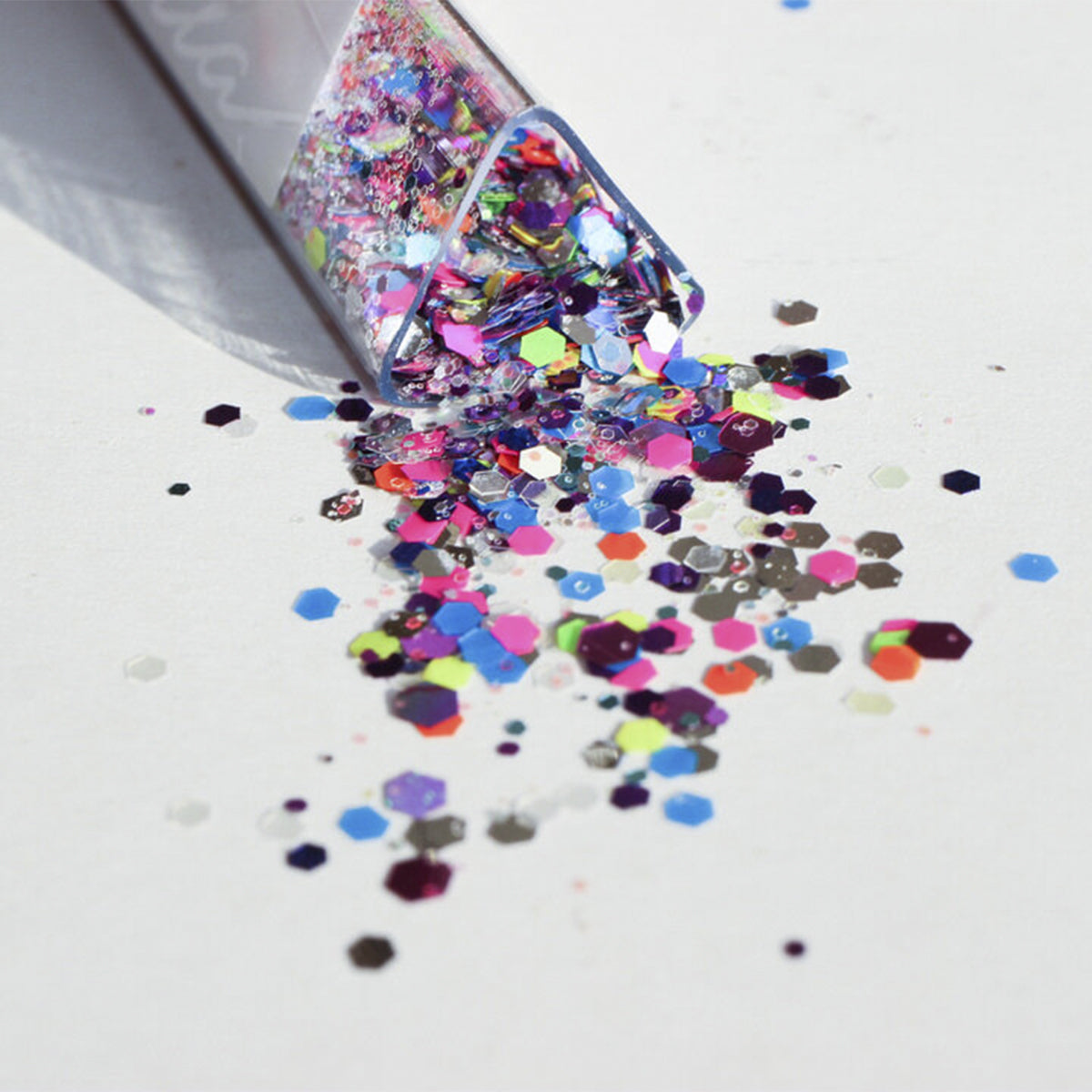 Party Favor (Artist Blend) 3.5 g / PRISMS Designer Glitter 4